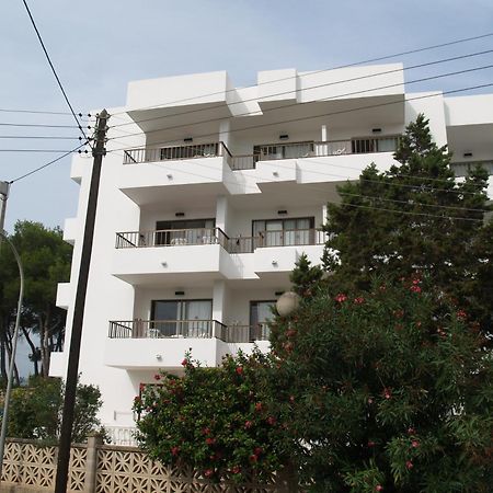 Apartamentos Mar Bella Es Cana Buitenkant foto