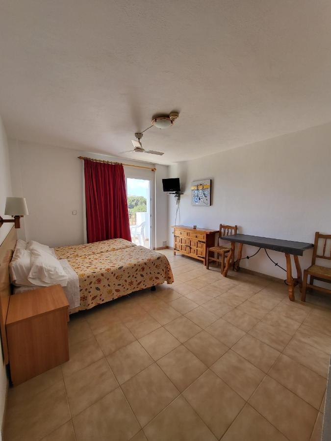 Apartamentos Mar Bella Es Cana Buitenkant foto