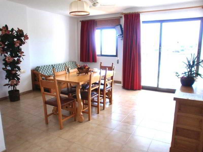 Apartamentos Mar Bella Es Cana Buitenkant foto